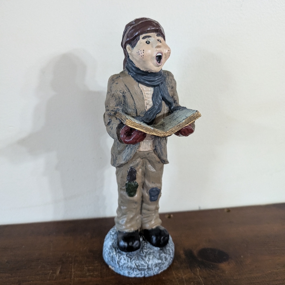 Caroler Collectible Winsor Collection Christmas Caroler Figurine Holiday Decor